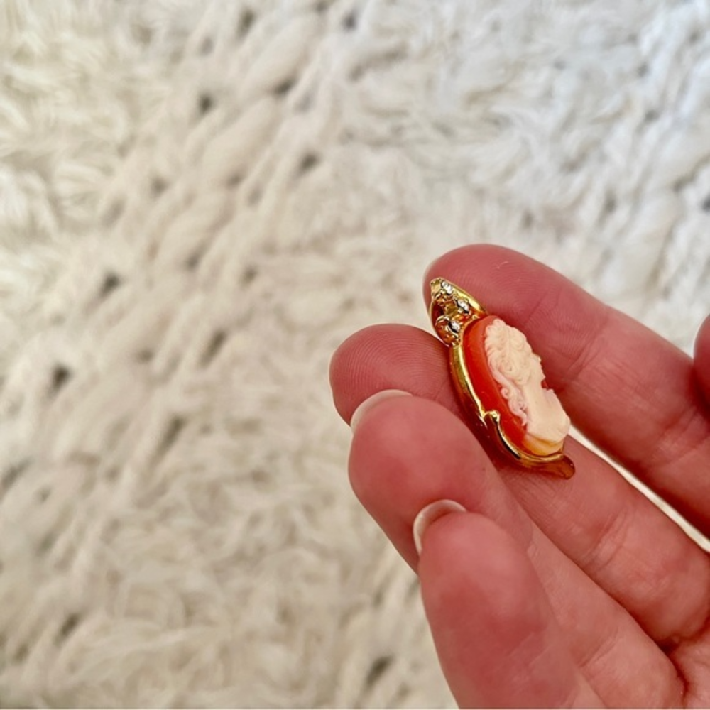 Vintage CAMEO Pendant w/‎ CZ Stones